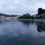 Seafront Ana Apartment