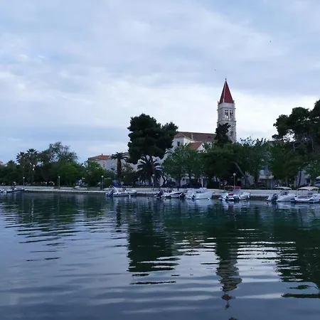 Seafront Ana * Τρογκίρ