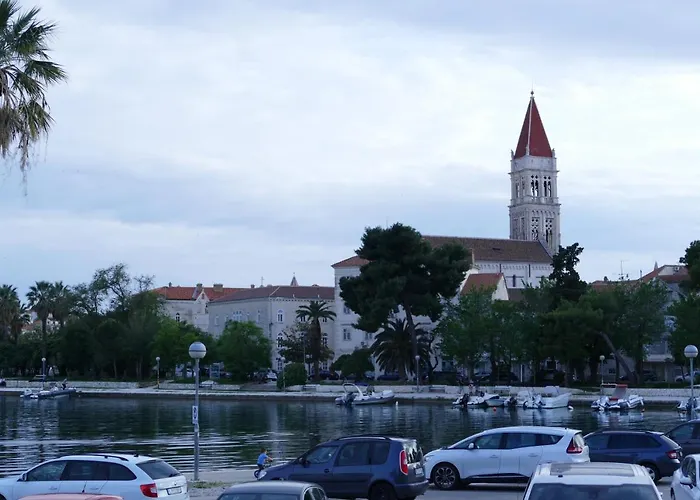 Διαμέρισμα Seafront Ana *