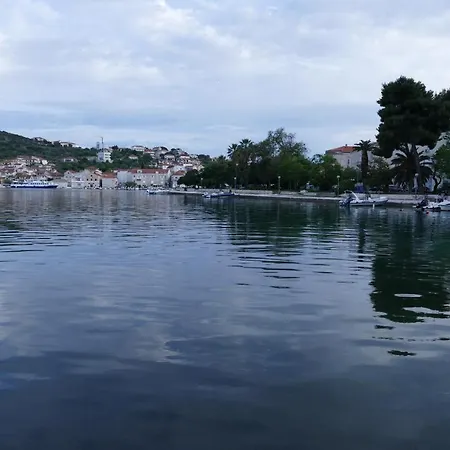 Seafront Ana شقة